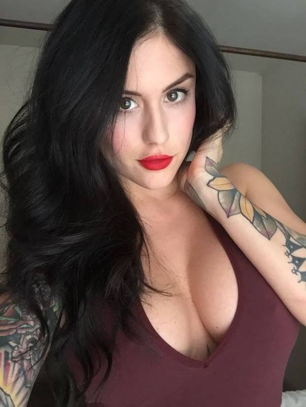 Girls With Red Lips (35 pics)