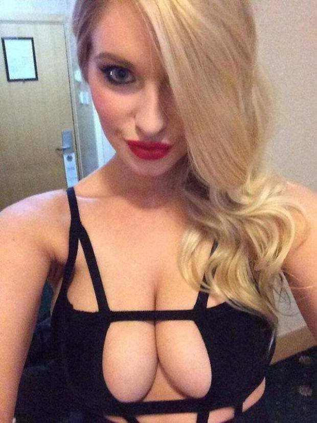 Girls With Red Lips (35 pics)