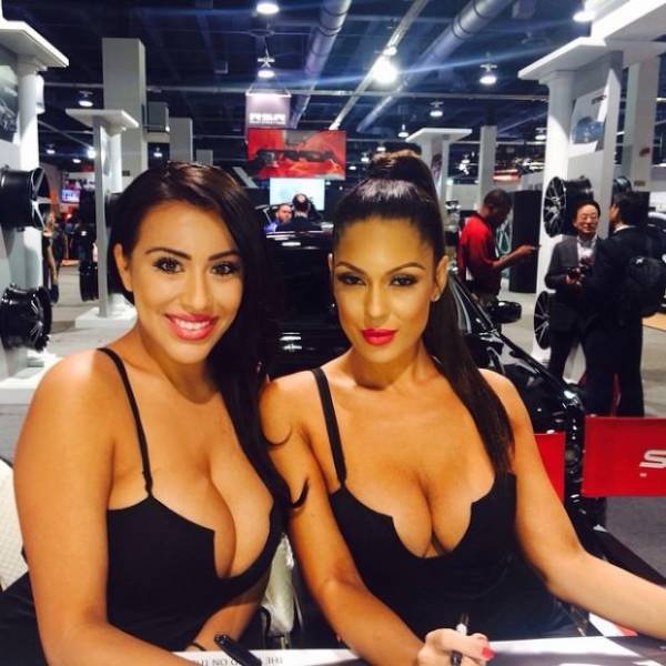 Girls With Red Lips (35 pics)