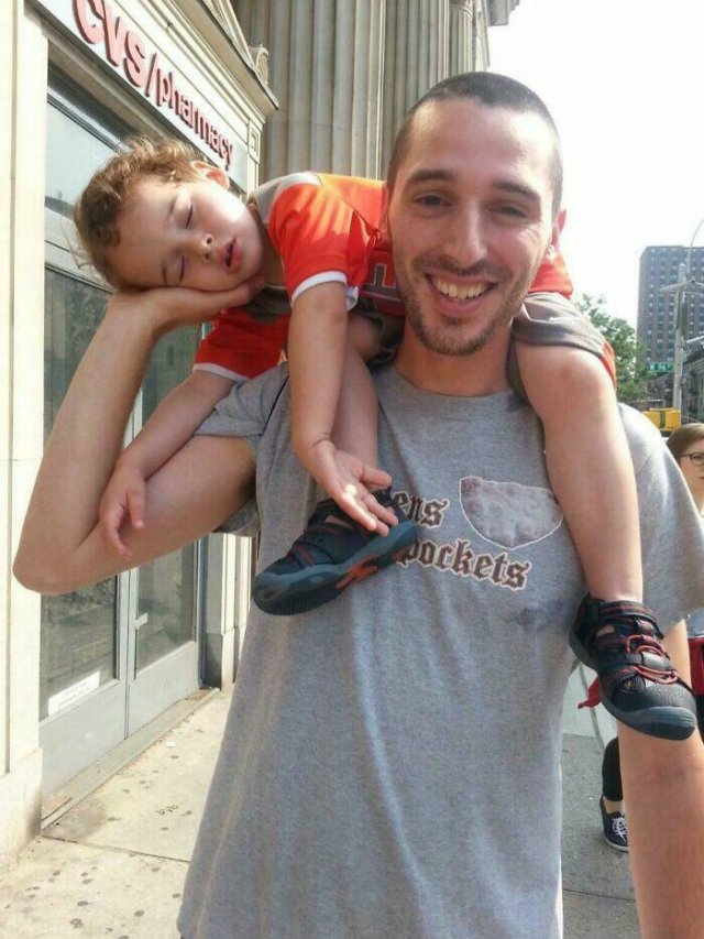 Moms Against Dads (23 pics)