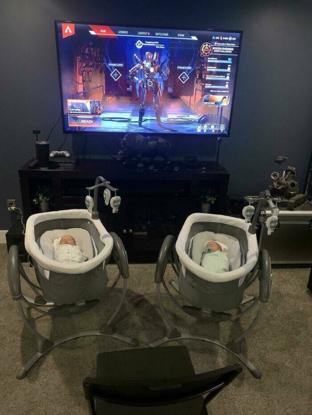 Moms Against Dads (23 pics)