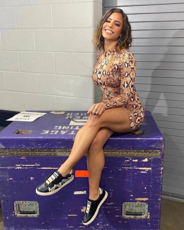 Girls With Beautiful Legs (30 pics)