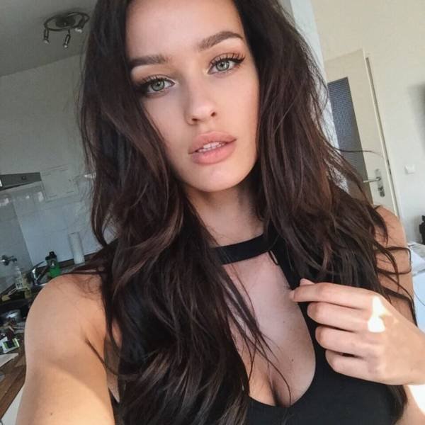 Hot Girls (50 pics)