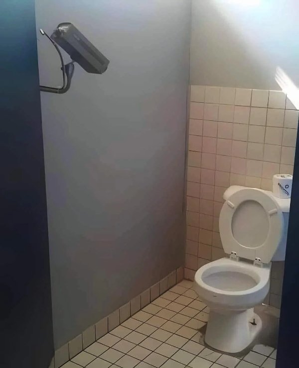 What Is Going On Here? (40 pics)