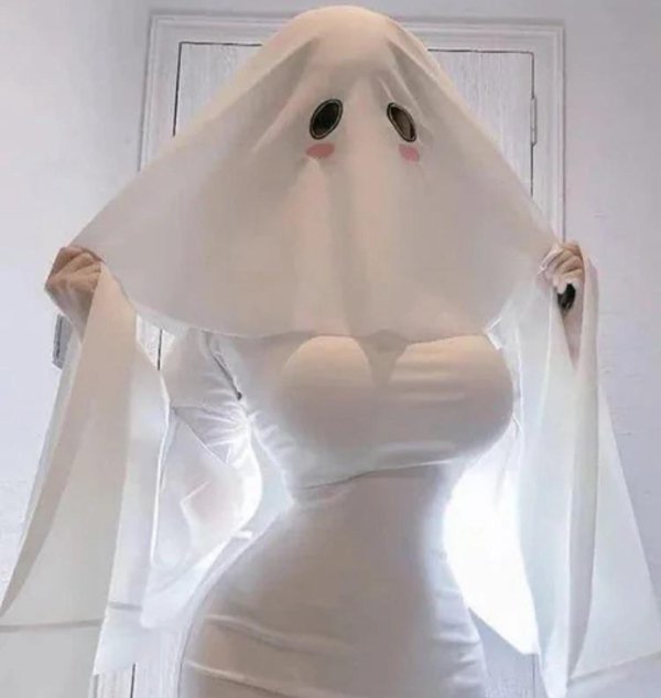 What Is Going On Here? (40 pics)