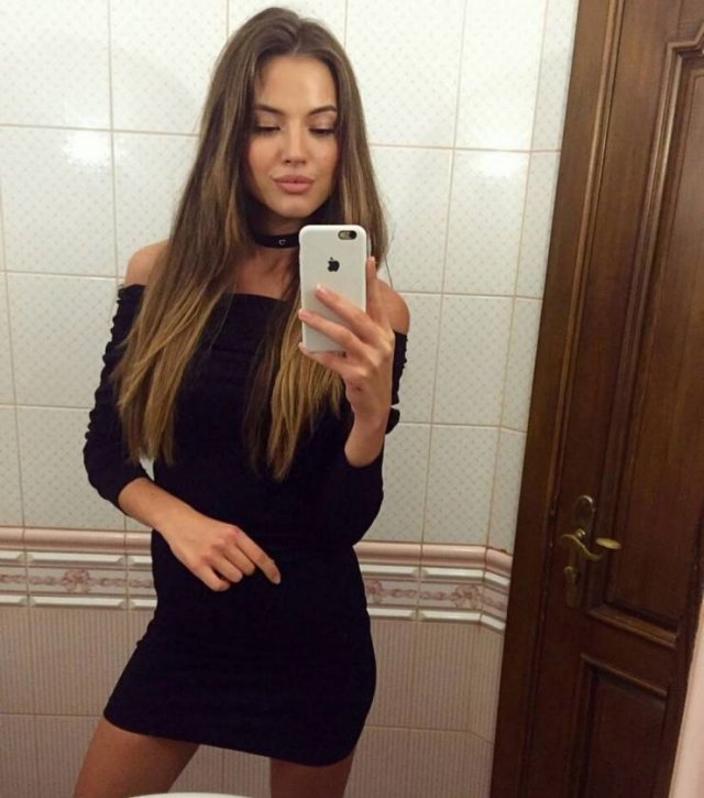 Hot Girls (38 pics)