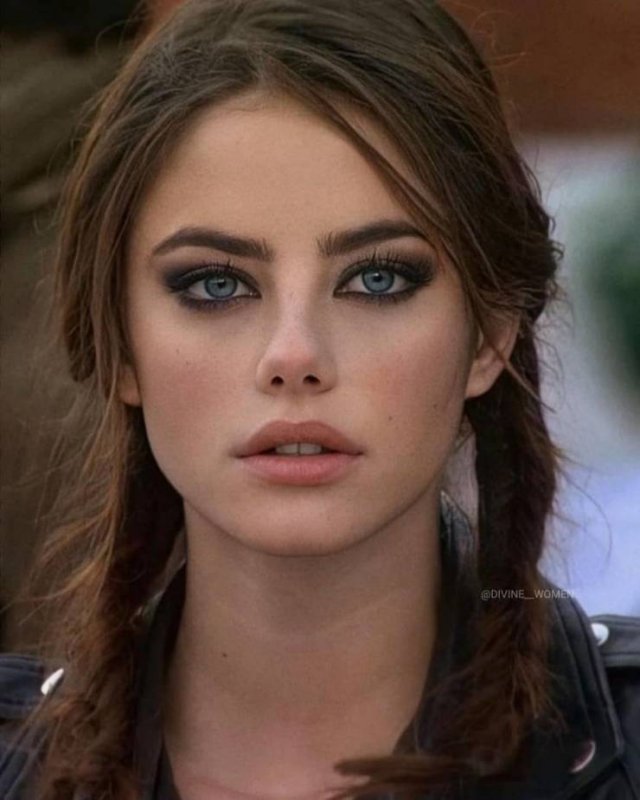 Hot Girls (36 pics)