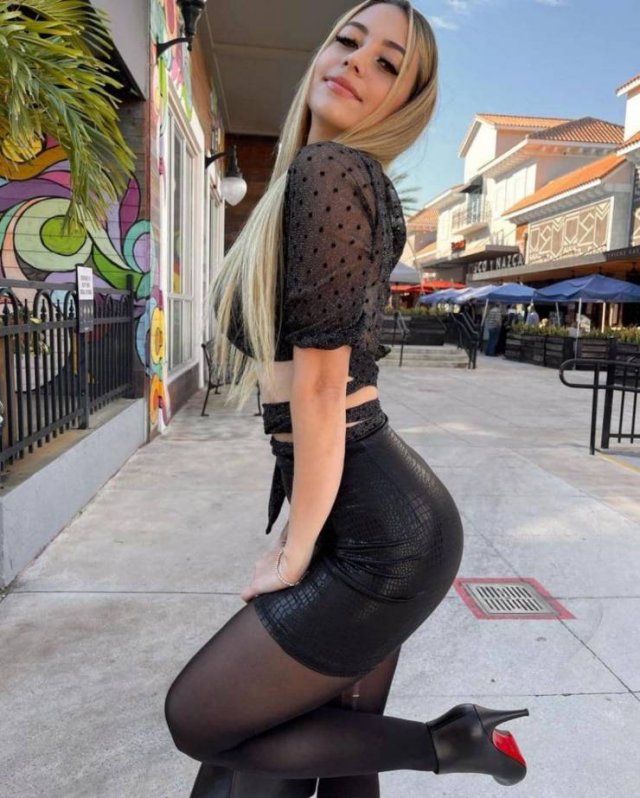 Cute Girls (36 pics)
