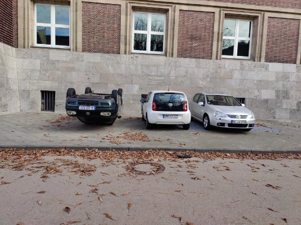 What Is Going On Here? (42 pics)