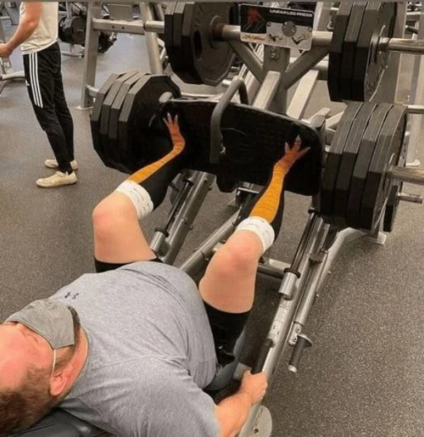 What Is Going On Here? (42 pics)