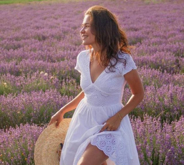 Girls In Dresses (31 pics)