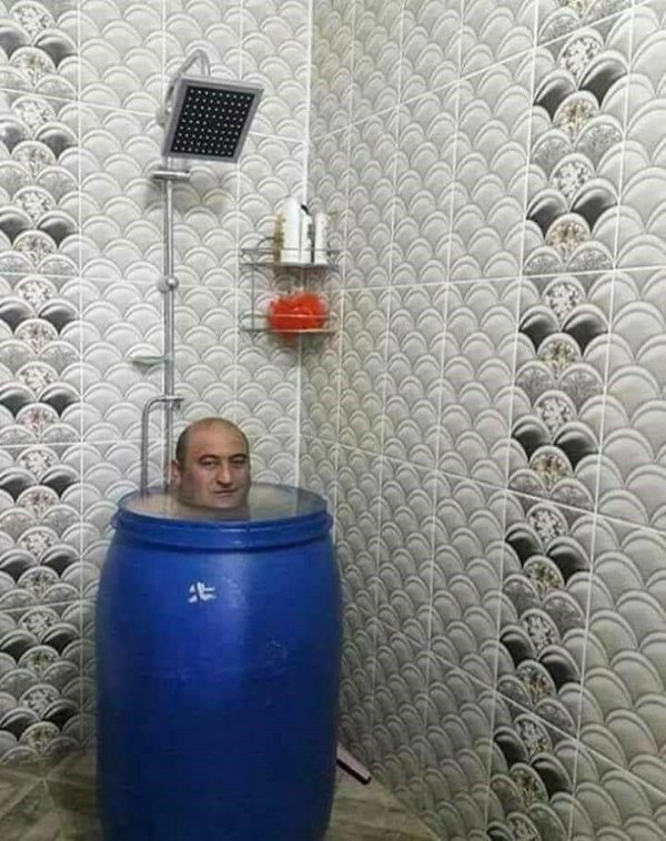 What Is Going On Here? (29 pics) What Is Going On Here? (29 pics)