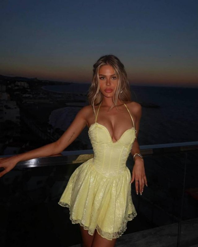 Hot Girls (37 pics) Hot Girls (37 pics)