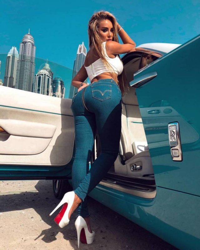 Girls In Tight Jeans (44 pics) Girls In Tight Jeans (44 pics)