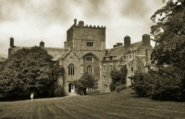 The World's Most Haunted Spots (20 pics)