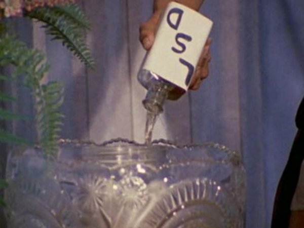 What Is Going On Here? (28 pics) What Is Going On Here? (28 pics)