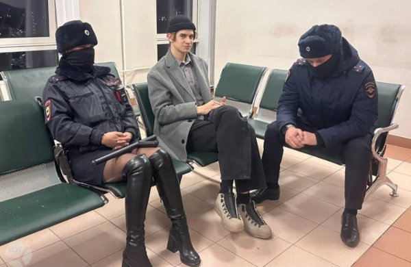 What Is Going On Here? (40 pics)