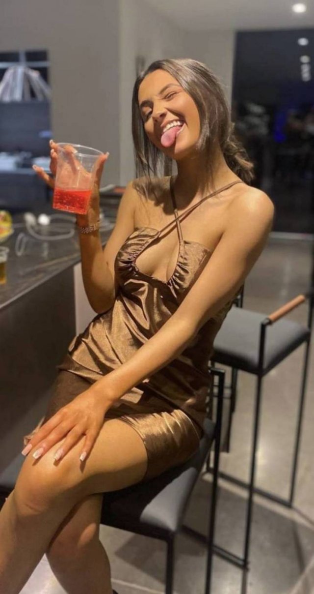 Cute Girls (34 pics)