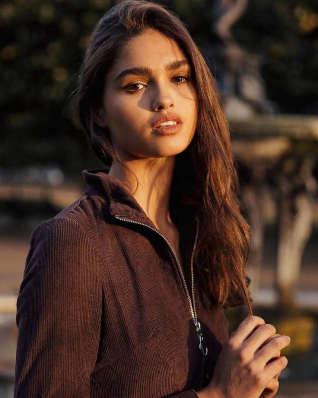 Cute Girls (35 pics)