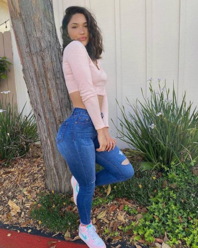 Cute Girls (35 pics)