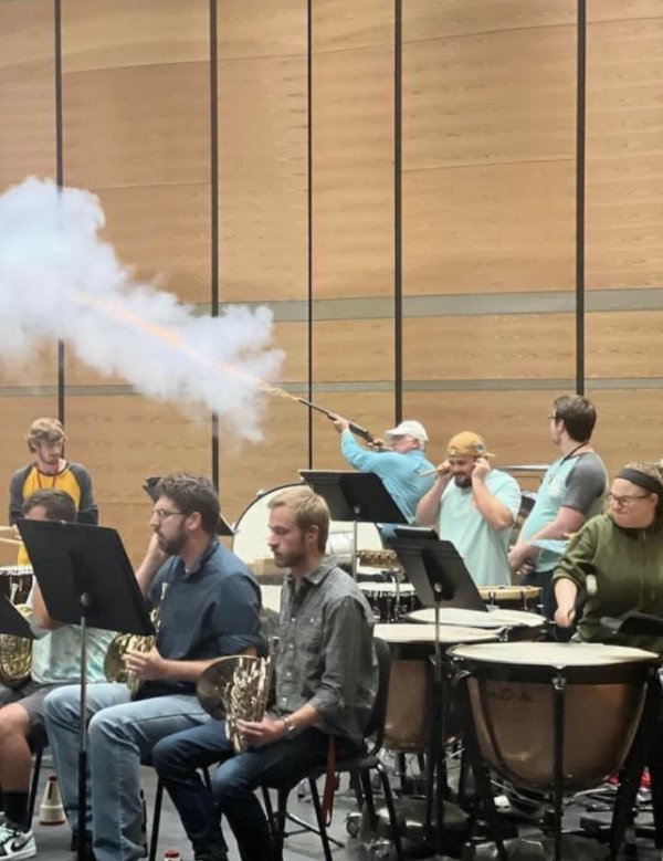 What Is Going On Here? (44 pics) What Is Going On Here? (44 pics)