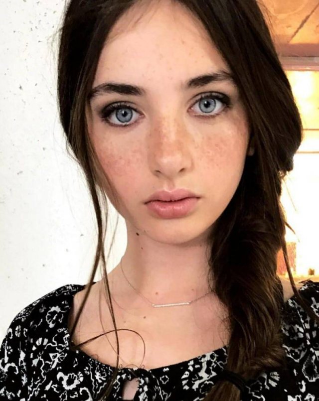 Beauty Girls (35 pics)