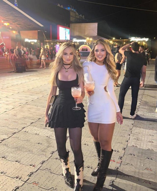 Beauty Girls (35 pics)