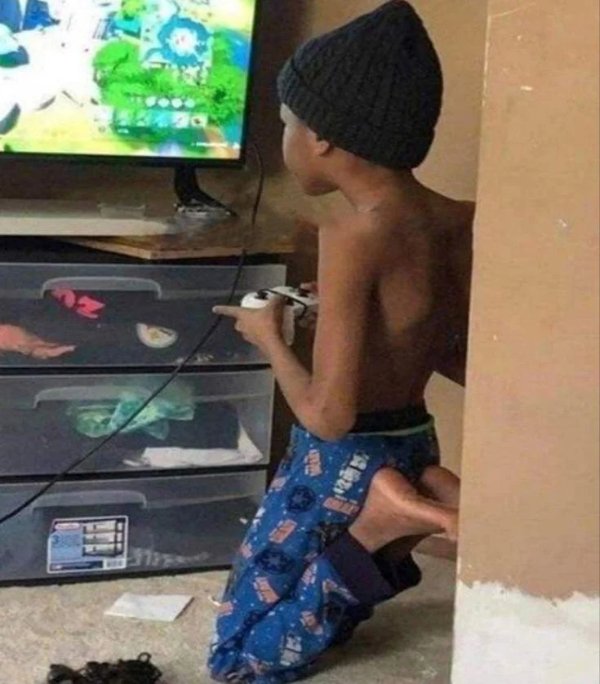 What Is Going On Here? (49 pics) What Is Going On Here? (49 pics)