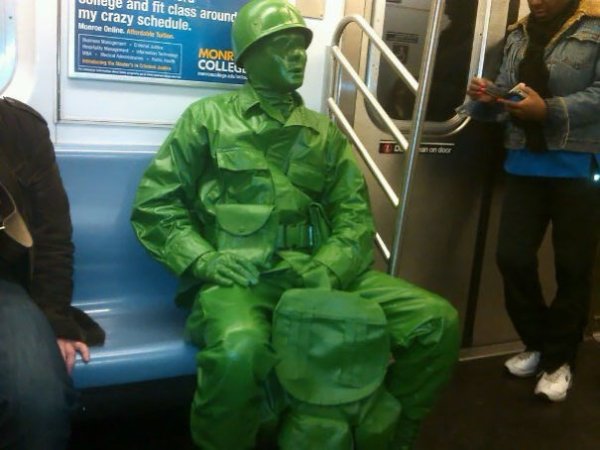 Public Transport Is Chaos (33 pics)