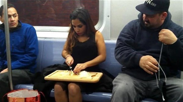 Public Transport Is Chaos (33 pics)