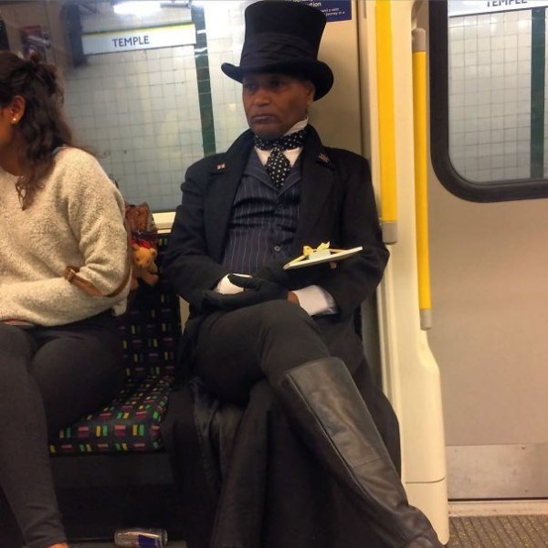 Public Transport Is Chaos (33 pics)