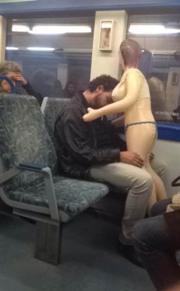 Public Transport Is Chaos (33 pics)