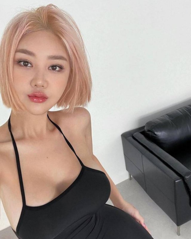 Slim Girls (30 pics) Slim Girls (30 pics)