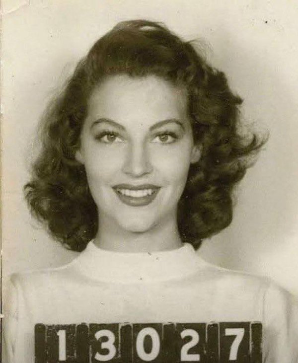 People Share Their Cool Photos From The Past (21 pics)