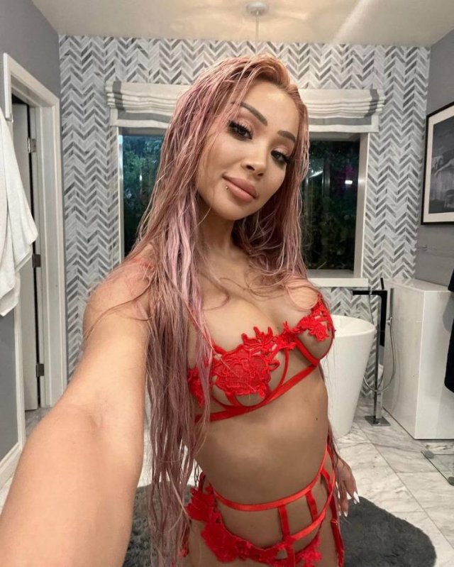 Girls In Lingerie (26 pics) Girls In Lingerie (26 pics)