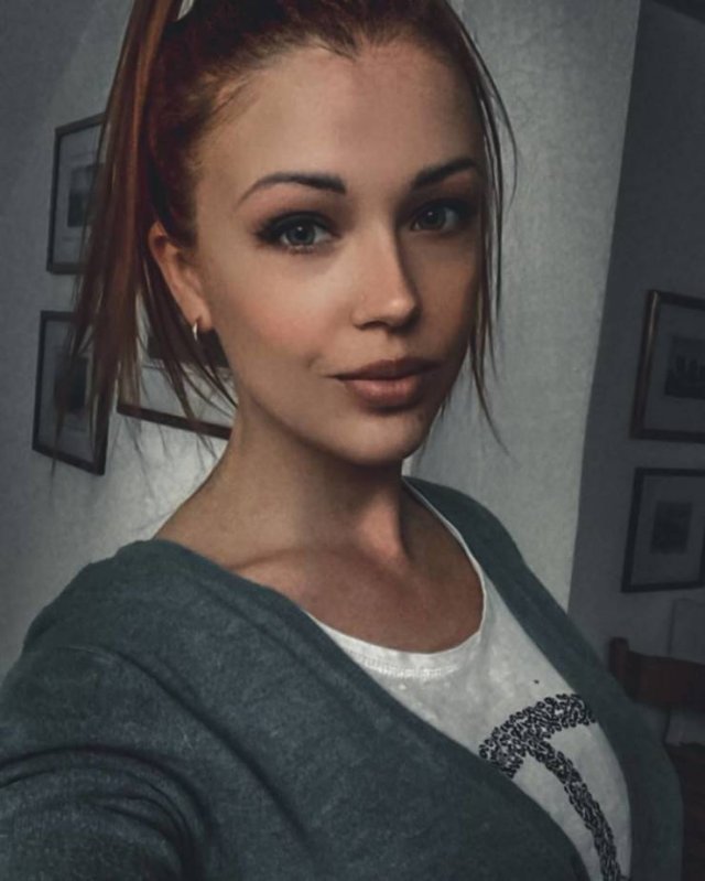 Hot Girls (35 pics) Hot Girls (35 pics)