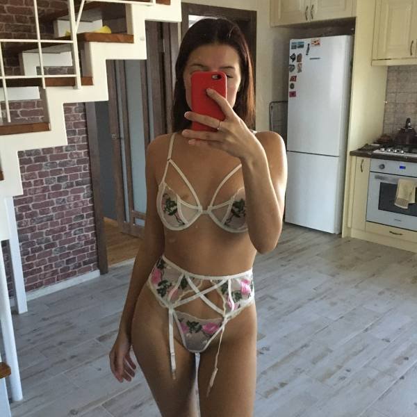 Girls In Lingerie (29 pics) Girls In Lingerie (29 pics)