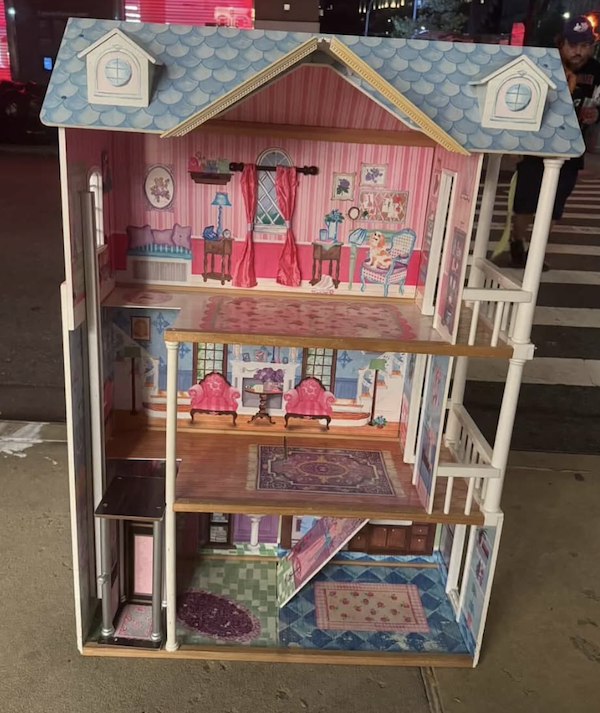 Cool Free Roadside Finds (25 pics) Cool Free Roadside Finds (25 pics)