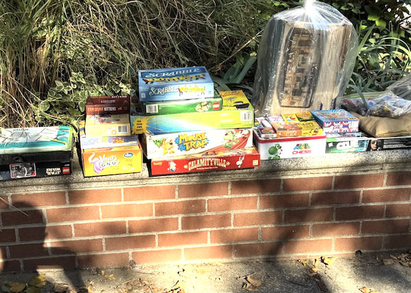 Cool Free Roadside Finds (25 pics) Cool Free Roadside Finds (25 pics)