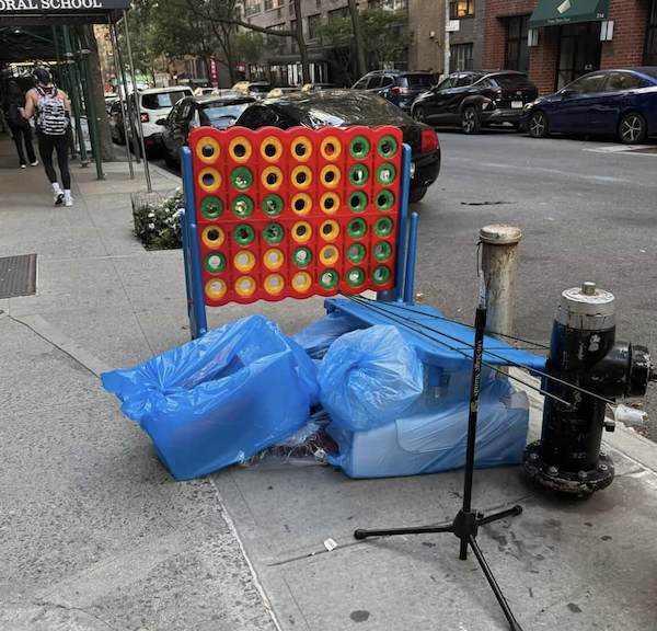 Cool Free Roadside Finds (25 pics) Cool Free Roadside Finds (25 pics)