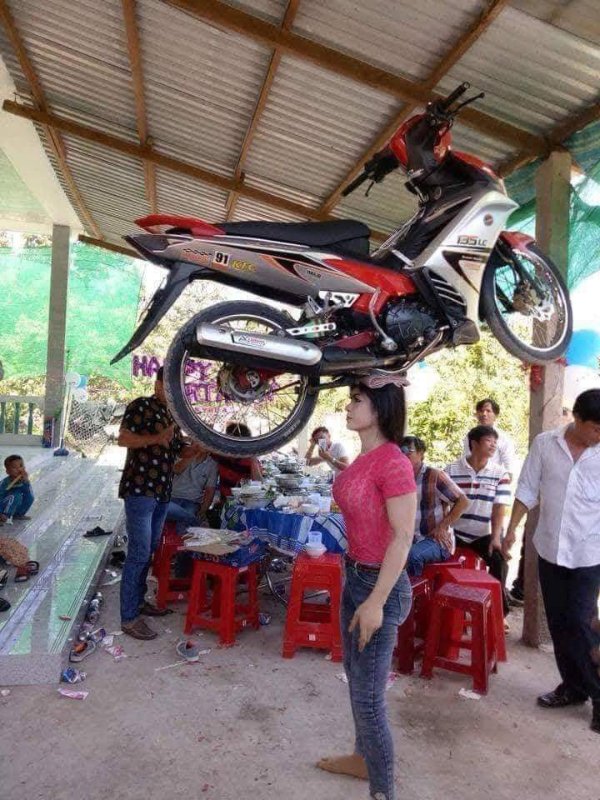 What Is Going On Here? (52 pics) What Is Going On Here? (52 pics)