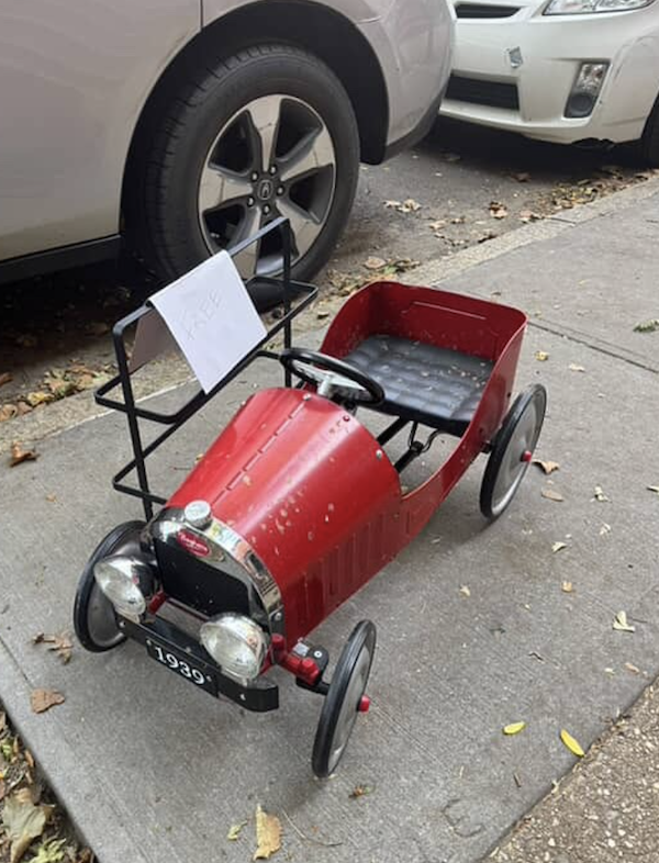 Cool Free Roadside Finds (25 pics) Cool Free Roadside Finds (25 pics)