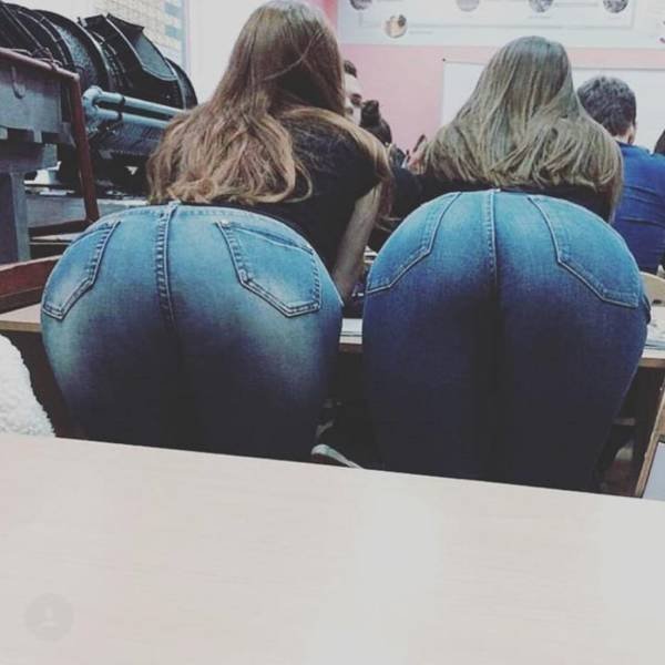Girls In Tight Jeans (39 pics) Girls In Tight Jeans (39 pics)
