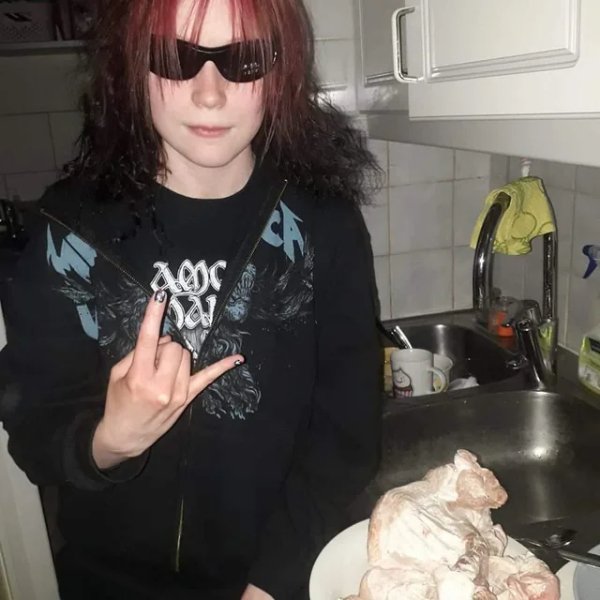 People Share Their Awkward Photos (30 pics) People Share Their Awkward Photos (30 pics)