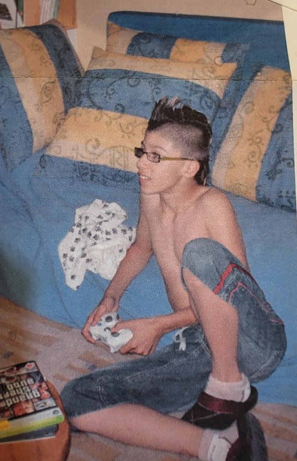 People Share Their Awkward Photos (30 pics) People Share Their Awkward Photos (30 pics)