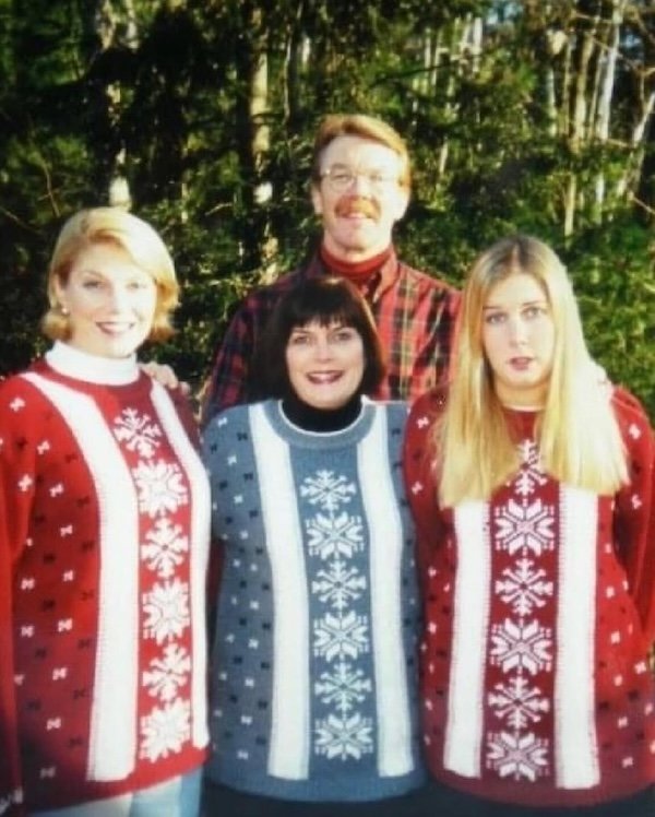Awkward Christmas Photos (25 pics)
