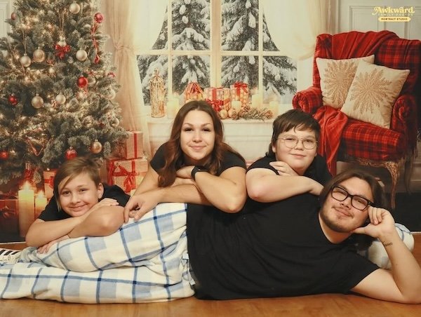 Awkward Christmas Photos (25 pics)