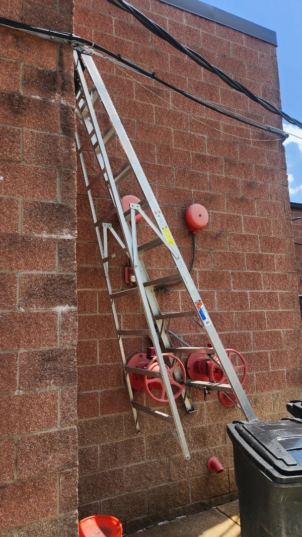 They Don't Care About Safety (26 pics) They Don't Care About Safety (26 pics)