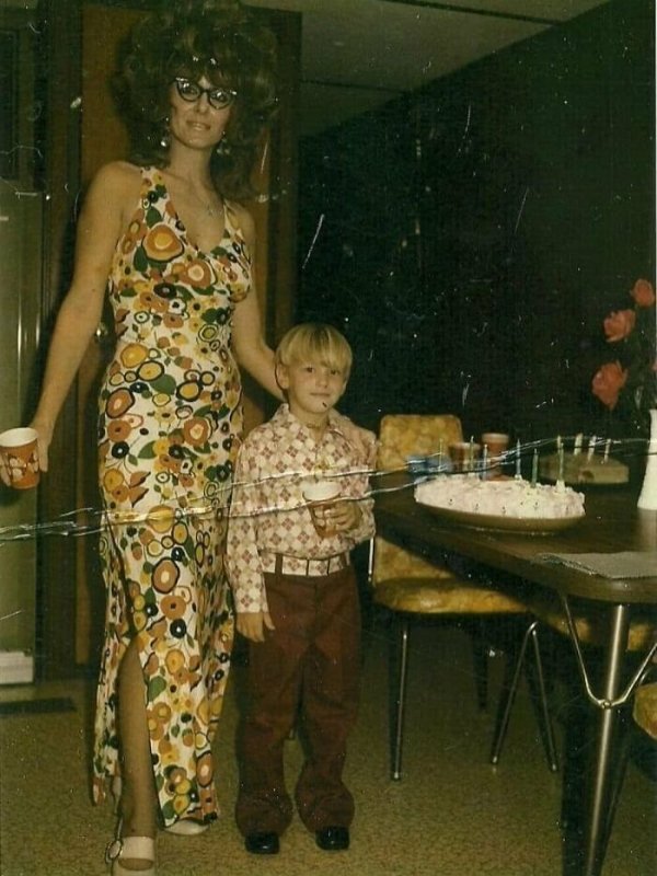 People Share Their Cool Photos From The Past (33 pics)