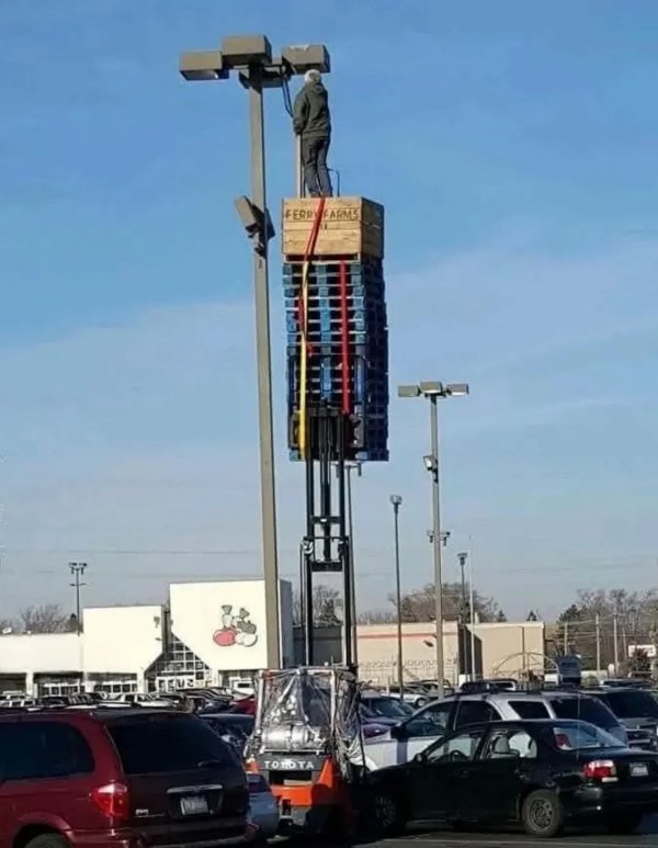 They Don't Care About Safety (26 pics) They Don't Care About Safety (26 pics)